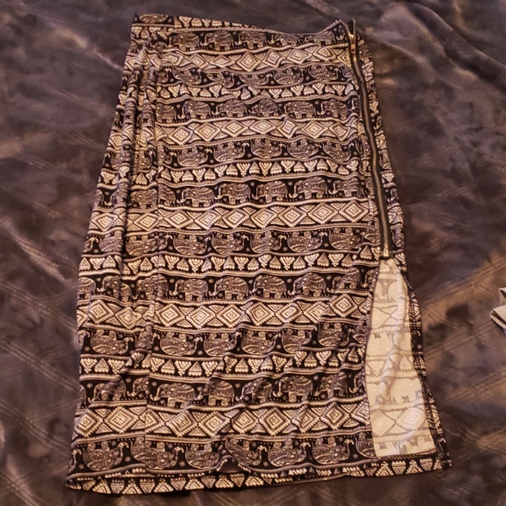 High slit elephant skirt form fitting